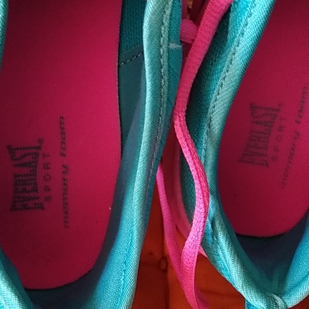 EVERLAST - Picture 3 of 4